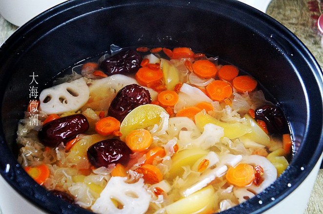 Tremella Lotus Root Ginseng Fruit Soup recipe