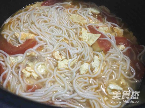 Kuaishou Colorful Fairy Golden Tomato and Shrimp Noodles recipe