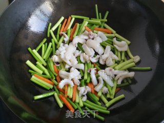 Stir-fried Cuttlefish with Garlic Moss recipe