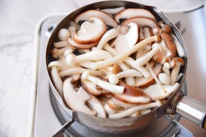 Concentrated Tomato, Mushroom and Tofu Soup recipe