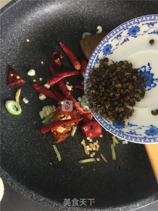 Stir-fried Chicken with Pepper recipe