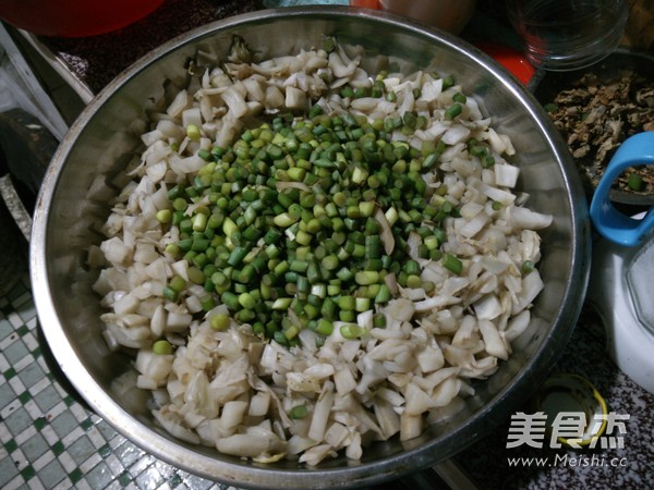 Lettuce Wraps with Clam Meat recipe