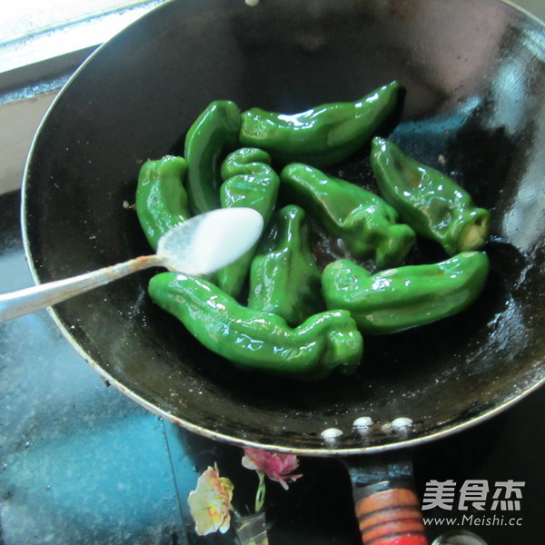 Pan-fried Chili and Braised Tofu Shreds recipe