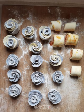 Blue Enchantress Rose Roll recipe