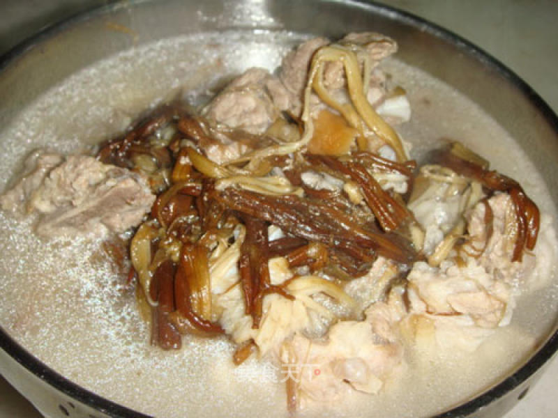 Enoki Mushroom Pork Ribs Soup recipe