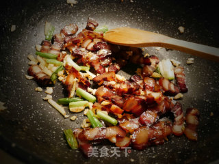 Braised Tofu with Assorted Mushrooms and Bacon recipe