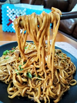 Hot Noodles with Sesame Paste recipe