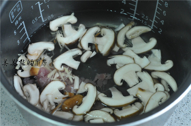 Mushroom Pork Soup recipe