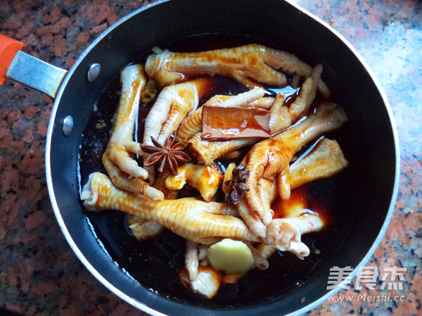 Spicy Grilled Chicken Feet recipe