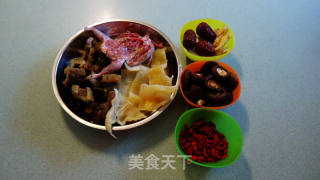 Quail Soup with Sea Cucumber Flower Maw recipe