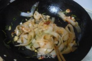 Stir-fried Liangpi with Chives recipe