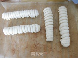 Black Sesame Caterpillar Bread recipe