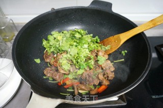 Stir-fried Chicken Gizzards with Cilantro recipe