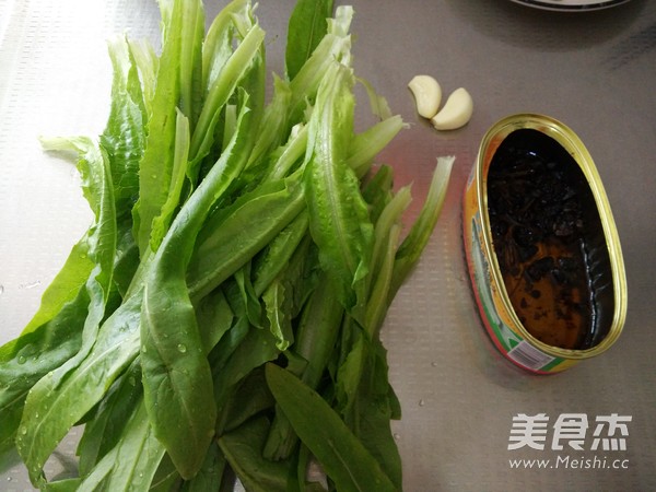 Lettuce with Tempeh and Dace in Oil recipe