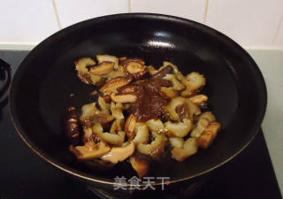 Sea Cucumber and Mushroom Stewed Loofah recipe