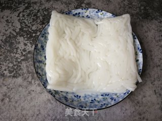 Stewed Potato Powder with Kelp Lettuce recipe