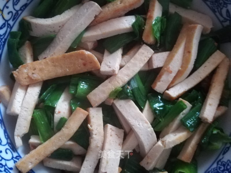 Stir-fried Tofu with Green Garlic recipe