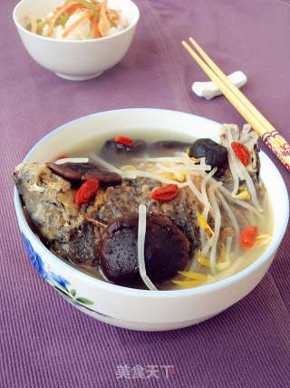 Silver Bud Shiitake Mushroom Crucian Fish Soup recipe