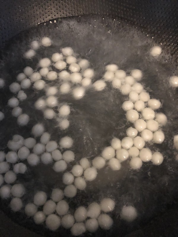 Sweet-scented Snow Clam Glutinous Rice Balls recipe