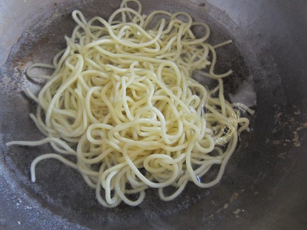 Hot Noodles with Sesame Paste recipe