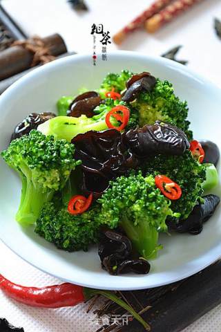 Broccoli with Fungus recipe