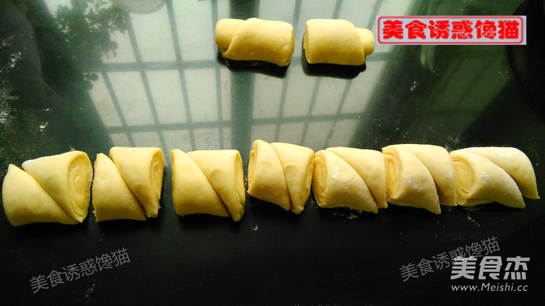 Golden Lotus Bread recipe