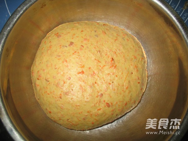 Carrot Garland Bread recipe