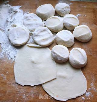 Steamed Buns with Beef Balls and Wheat Ears recipe