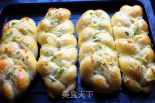 #aca烤明星大赛# Scallion Cheese Braided Bread recipe