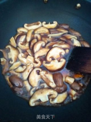 A Super Dish, Minced Meat and Shiitake Mushrooms recipe
