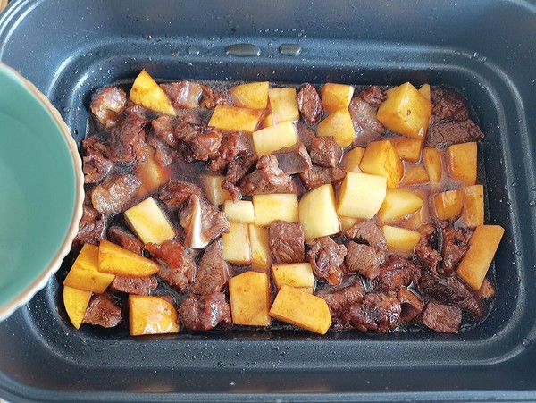 Tasty and Gluttonous Beef Stew with Potatoes recipe