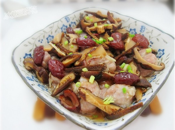 Steamed Pork Ribs with Mushrooms and Red Dates recipe