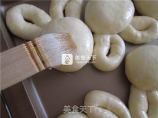 #aca烤明星大赛#bunny Yogurt and Strawberry Jam Bread recipe
