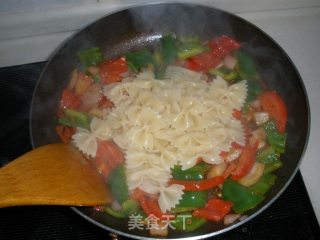 Tomato Black Pepper Butterfly Noodles recipe