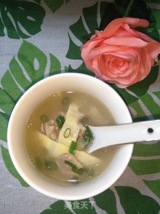 Fresh Bamboo Shoots and Sliced Pork Soup recipe