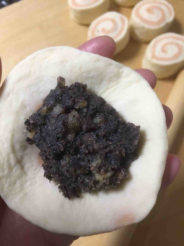 Buns with Sesame Bean Paste recipe