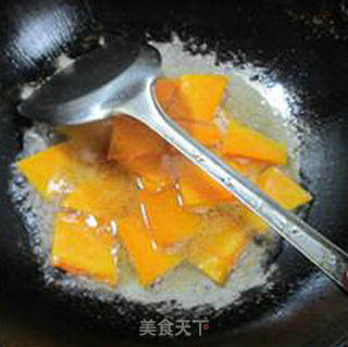 Stir-fried Jiangbai Shrimp with Pumpkin recipe