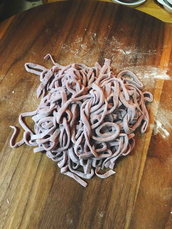Purple Sweet Potato Spinach Noodles recipe