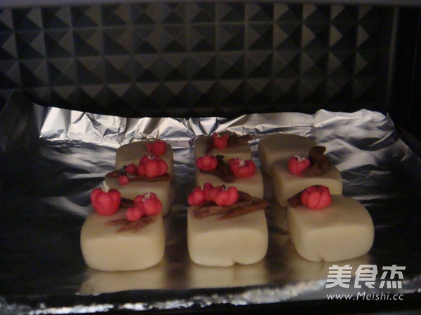 Creative Chinese Pastry Red Plum Primula recipe