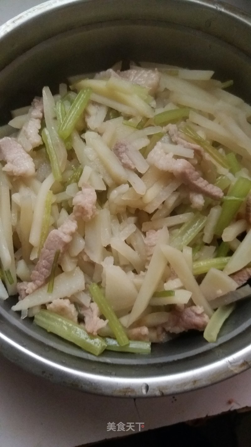 Simple Celery and Potato Shreds recipe