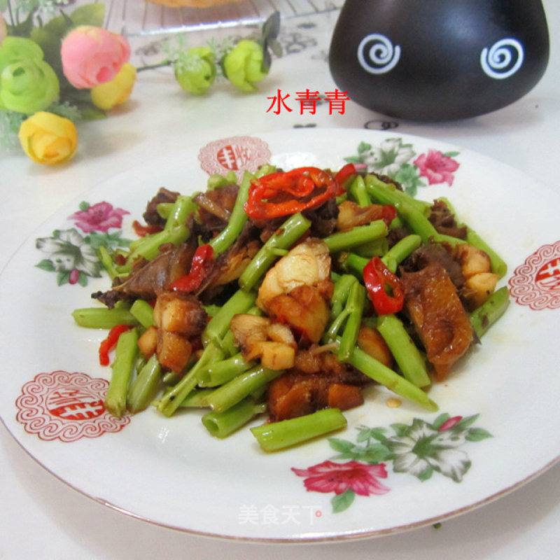 Stir-fried Cured Chicken with Cai Geng Zi recipe