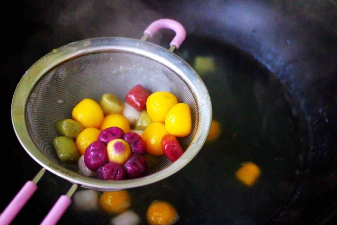 Stewed Taro Balls with Snow Peas and Seafood recipe