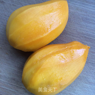 Dried Fruit Yogurt Mango Bowl recipe