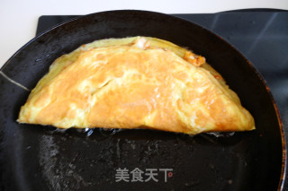 Omelette Rice with Salmon and Tomato Sauce recipe