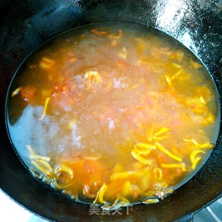 Tomato and Egg Noodle Soup recipe