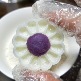 Snowy Bean Paste Mooncake recipe