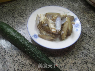 Razor Clams Mixed with Cucumber recipe