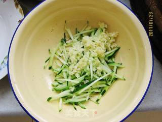 Razor Clams Mixed with Cucumber recipe