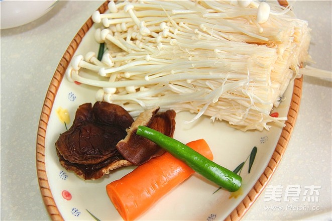 Su Xin Ju Jing Offers Iced Colorful Enoki Mushrooms recipe