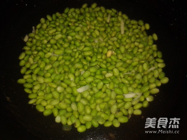 Stir-fried Beans with Green Peppers recipe